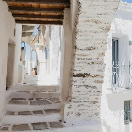 Volto アパート Kóronos